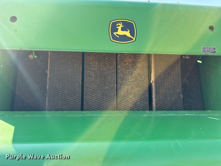 image for item EA7608 John Deere 467 round baler