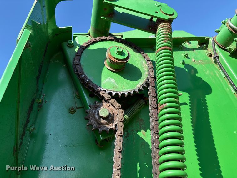 image for item EA7608 John Deere 467 round baler
