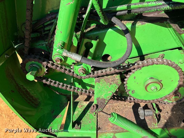 image for item EA7608 John Deere 467 round baler