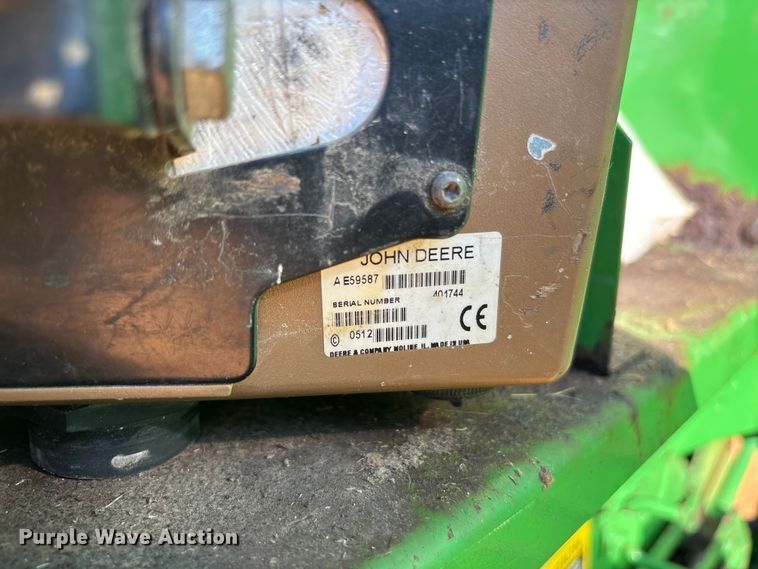 image for item EA7608 John Deere 467 round baler