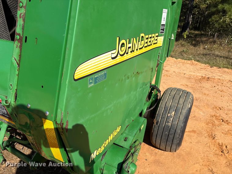 image for item EA7608 John Deere 467 round baler