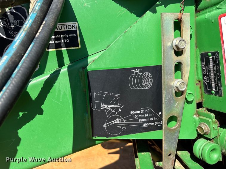 image for item EA7608 John Deere 467 round baler