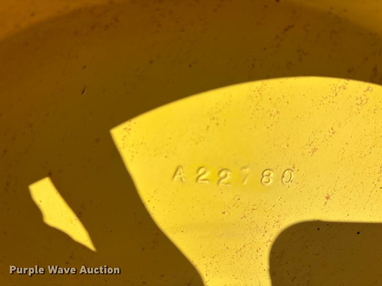 image for item EA7608 John Deere 467 round baler