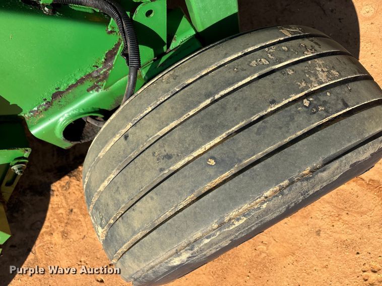 image for item EA7608 John Deere 467 round baler