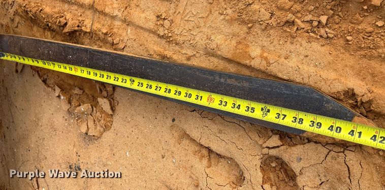 image for item EA7610 Belarus 805 tractor