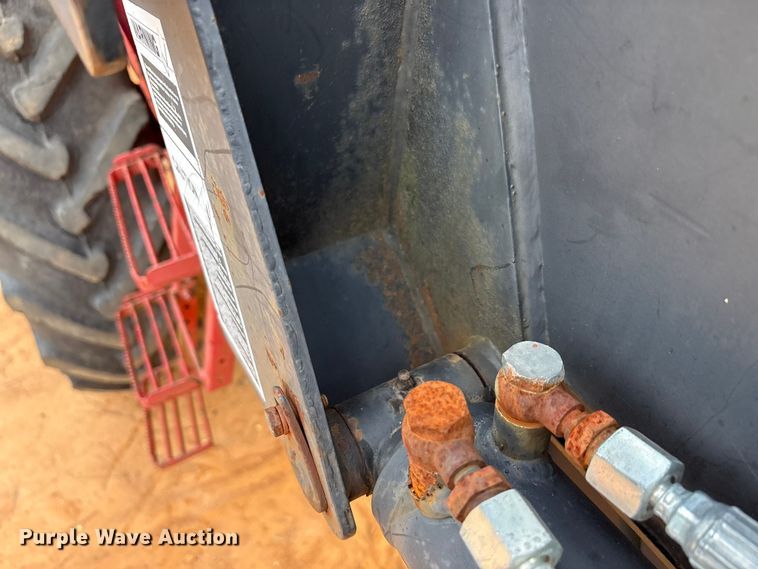 image for item EA7610 Belarus 805 tractor