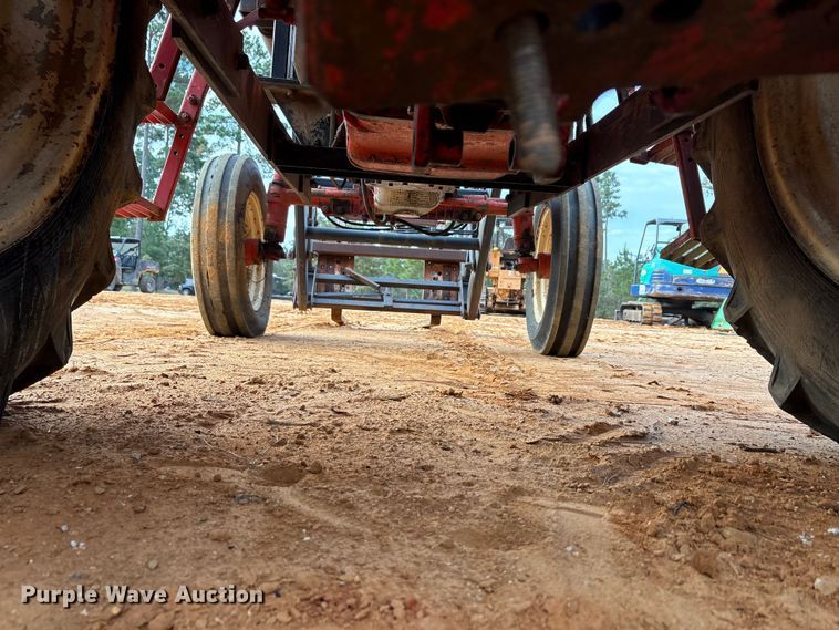 image for item EA7610 Belarus 805 tractor