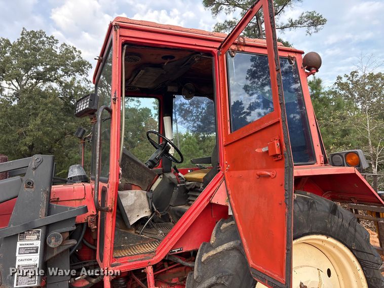 image for item EA7610 Belarus 805 tractor