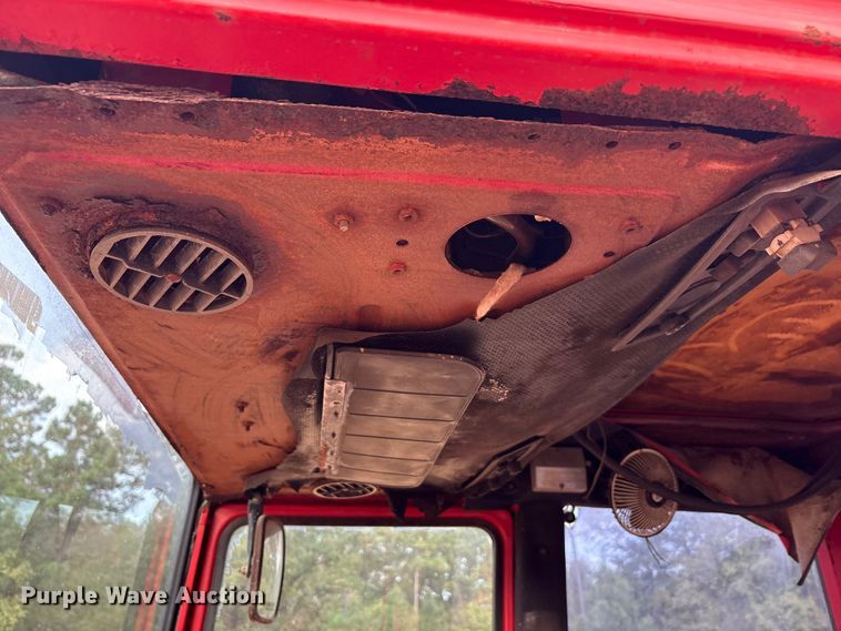 image for item EA7610 Belarus 805 tractor