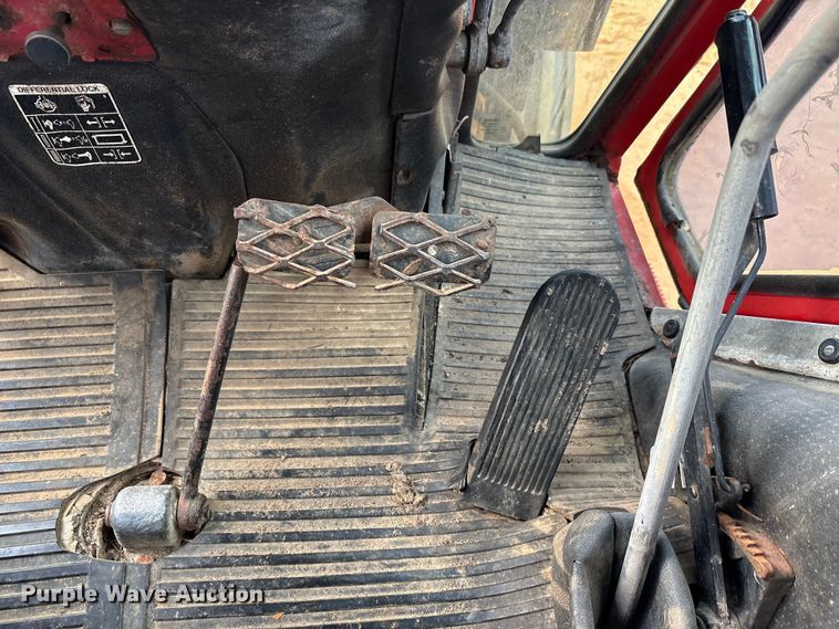 image for item EA7610 Belarus 805 tractor