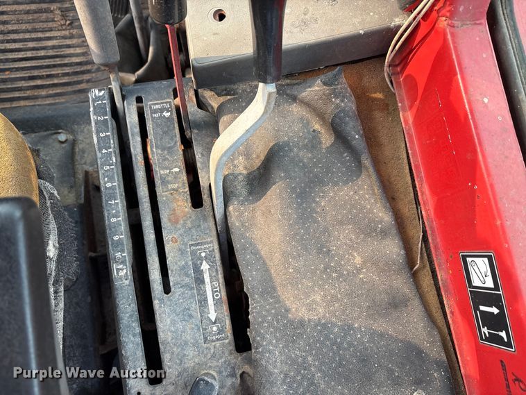 image for item EA7610 Belarus 805 tractor