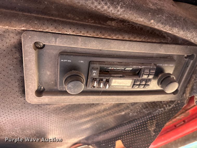 image for item EA7610 Belarus 805 tractor