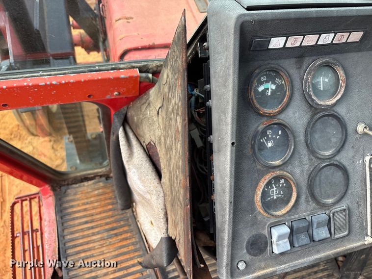 image for item EA7610 Belarus 805 tractor