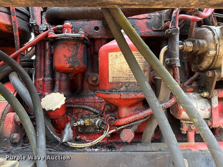 image for item EA7610 Belarus 805 tractor