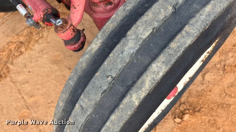 image for item EA7610 Belarus 805 tractor