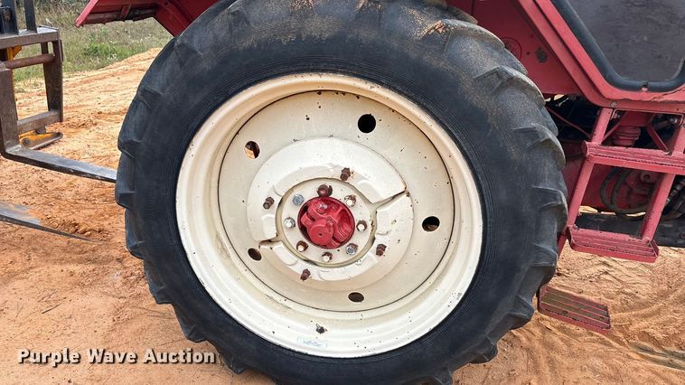 image for item EA7610 Belarus 805 tractor