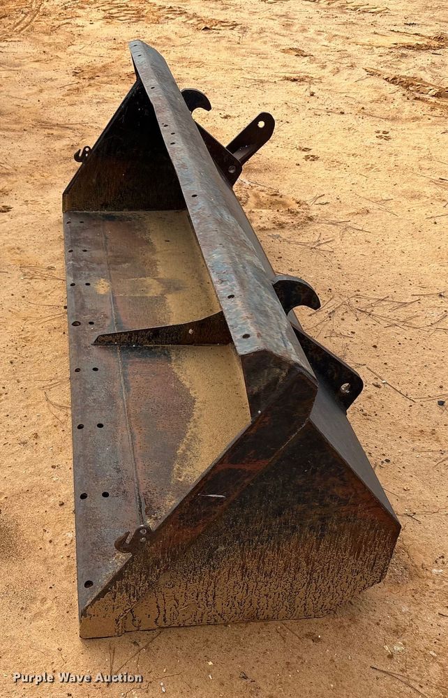 image for item EA7610 Belarus 805 tractor