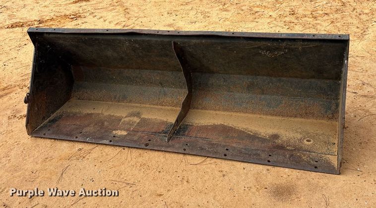 image for item EA7610 Belarus 805 tractor