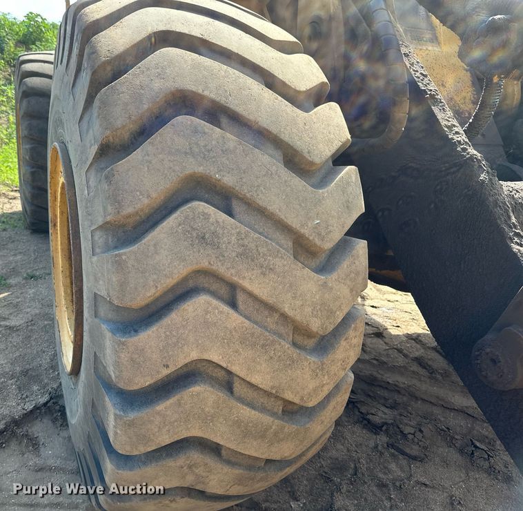 image for item EB2699 1972 Caterpillar 980B wheel loader