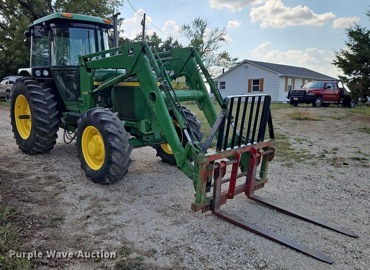 image for item EB8365 John Deere 2940 MFWD tractor