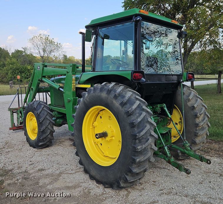 image for item EB8365 John Deere 2940 MFWD tractor