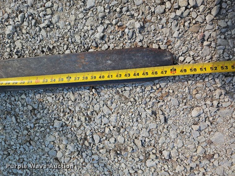 image for item EB8365 John Deere 2940 MFWD tractor