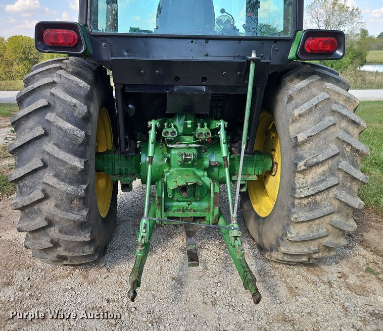 image for item EB8365 John Deere 2940 MFWD tractor