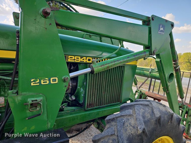 image for item EB8365 John Deere 2940 MFWD tractor
