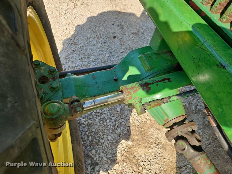 image for item EB8365 John Deere 2940 MFWD tractor