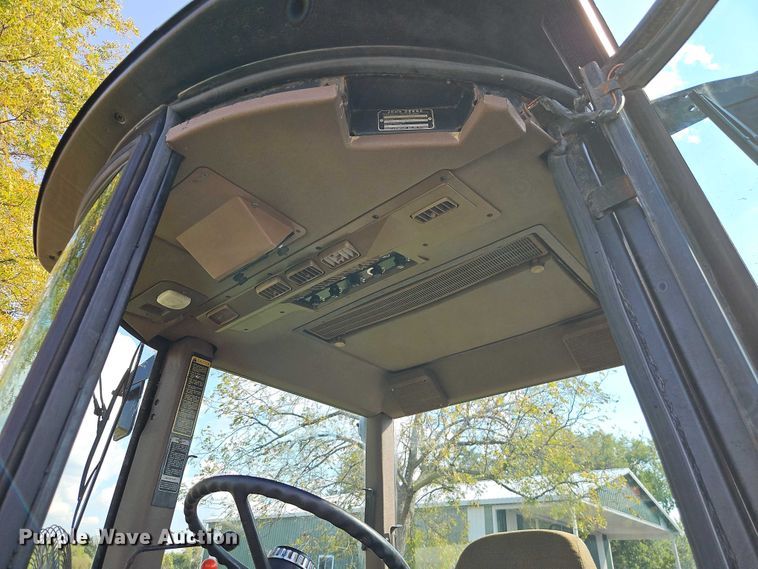 image for item EB8365 John Deere 2940 MFWD tractor