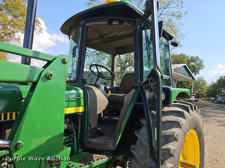 image for item EB8365 John Deere 2940 MFWD tractor