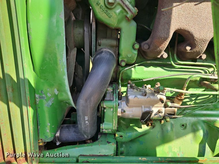 image for item EB8365 John Deere 2940 MFWD tractor