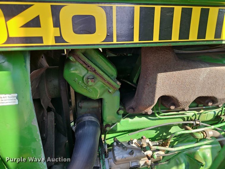 image for item EB8365 John Deere 2940 MFWD tractor