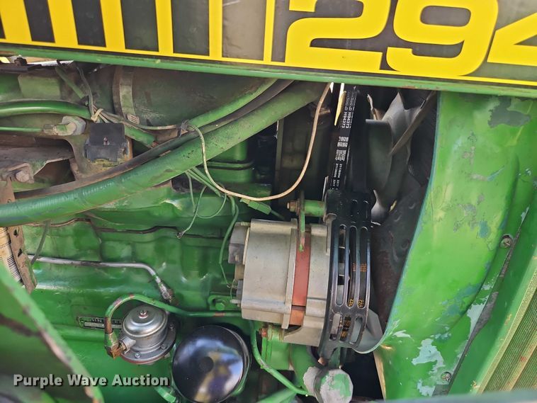 image for item EB8365 John Deere 2940 MFWD tractor