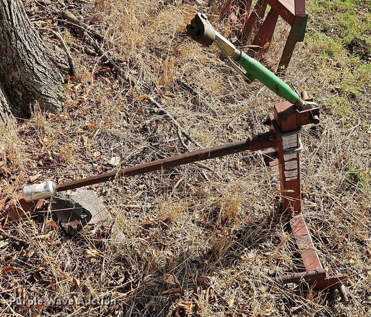 image for item EB8365 John Deere 2940 MFWD tractor