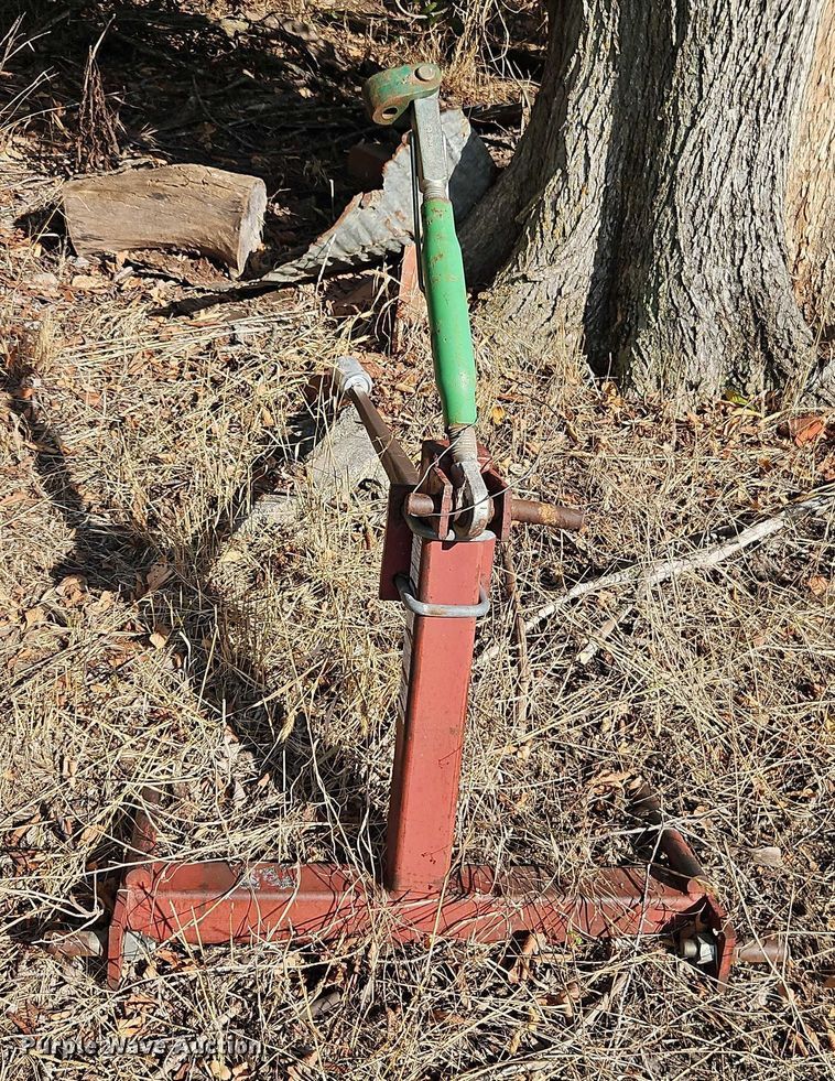 image for item EB8365 John Deere 2940 MFWD tractor