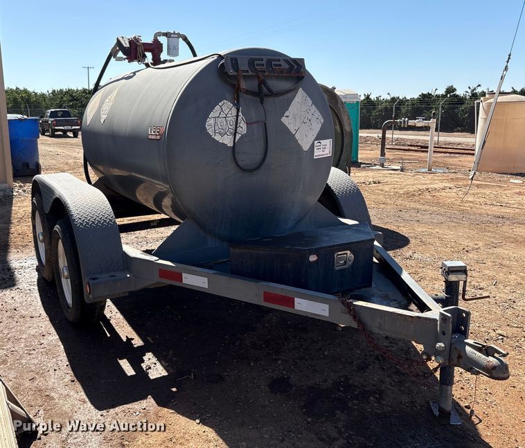 image for item EC8083 2015 LEE legacy 475 fuel trailer
