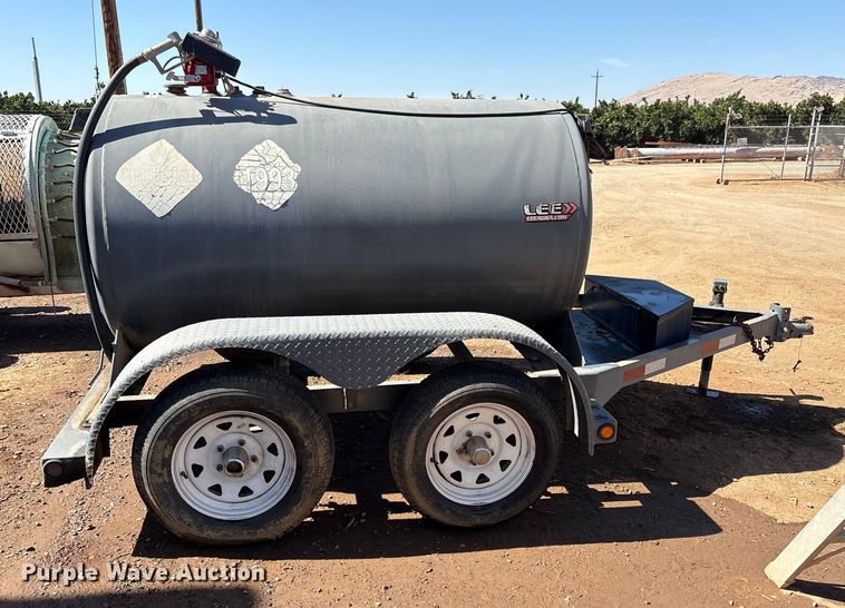 image for item EC8083 2015 LEE legacy 475 fuel trailer