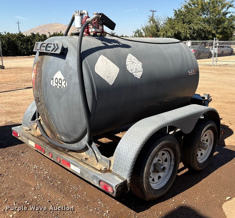 image for item EC8083 2015 LEE legacy 475 fuel trailer