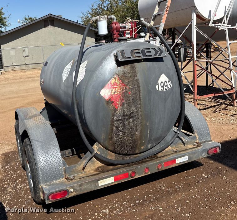 image for item EC8083 2015 LEE legacy 475 fuel trailer