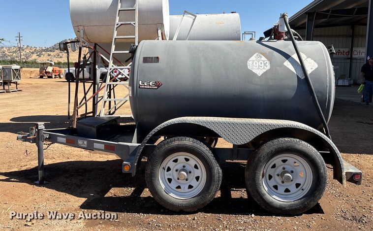 image for item EC8083 2015 LEE legacy 475 fuel trailer