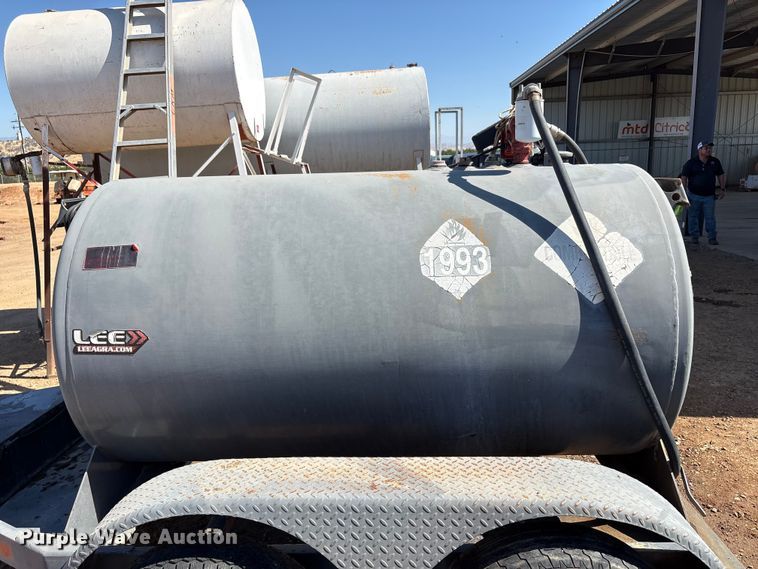 image for item EC8083 2015 LEE legacy 475 fuel trailer