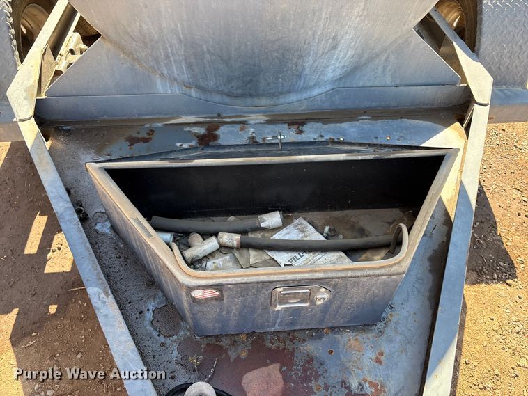 image for item EC8083 2015 LEE legacy 475 fuel trailer