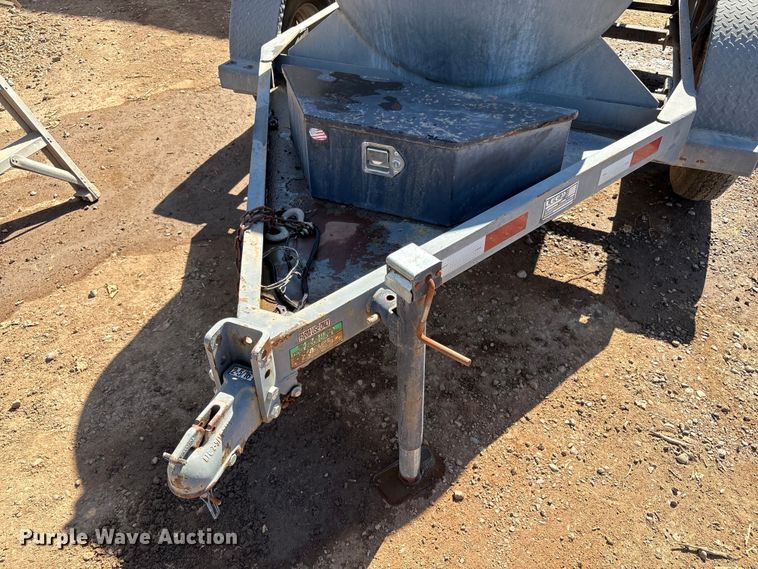 image for item EC8083 2015 LEE legacy 475 fuel trailer