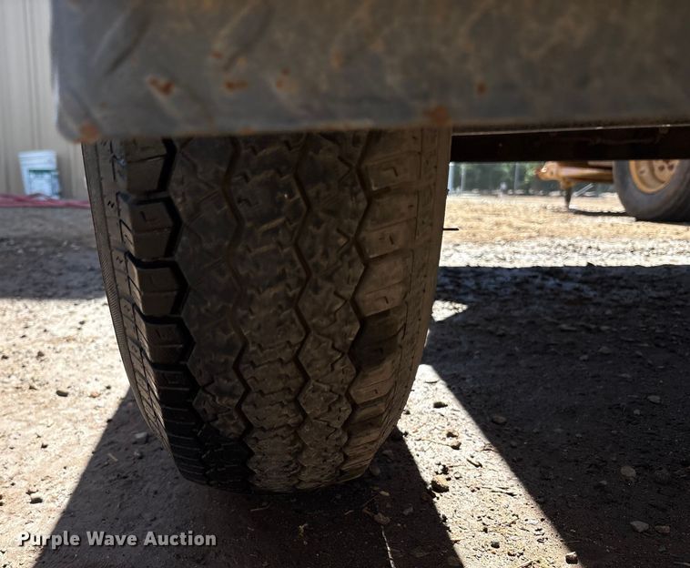 image for item EC8083 2015 LEE legacy 475 fuel trailer