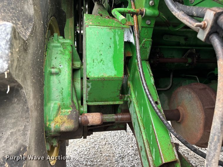 image for item ED2291 1989 John Deere 9400 combine