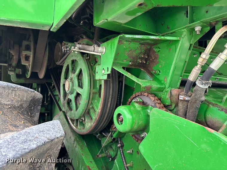 image for item ED2291 1989 John Deere 9400 combine