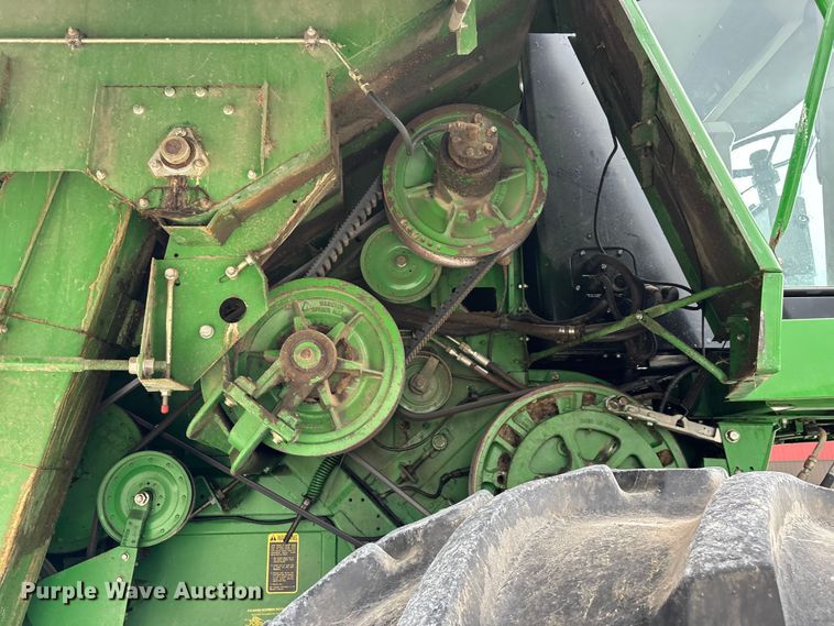 image for item ED2291 1989 John Deere 9400 combine