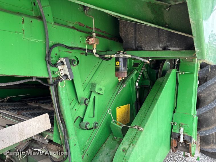 image for item ED2291 1989 John Deere 9400 combine