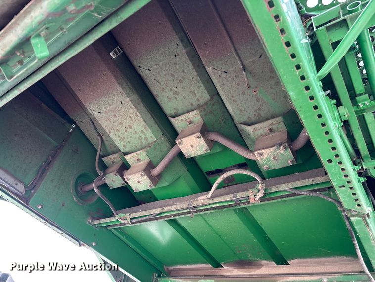 image for item ED2291 1989 John Deere 9400 combine